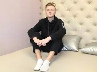 OscarWildy private online camshow